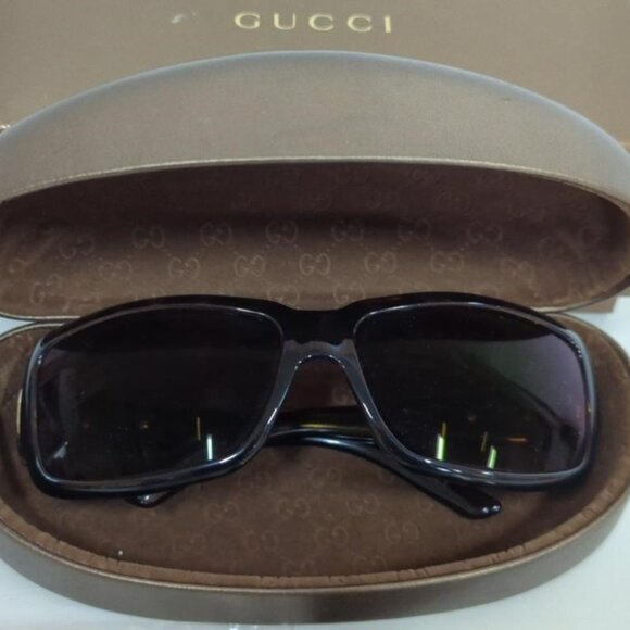 Gucci Black Women's Sunglasses - Picture 2 of 11